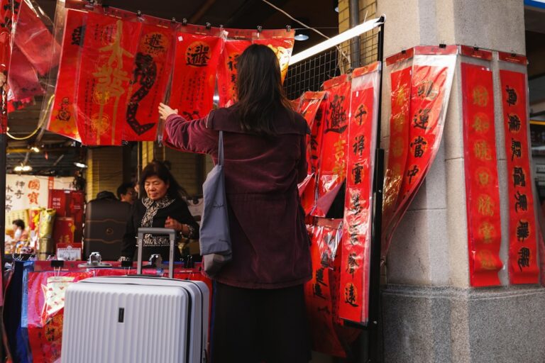 How to Choose the Best Luggage for Your Travels